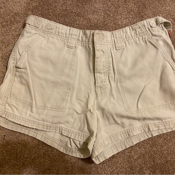 American Eagle Khaki Shorts - Picture 2 of 3